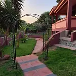 Con Grande Giardino Ad 800 Mt Dal Mare *