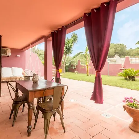 Con Grande Giardino A 150 Mt Dal Mare Daire Capitana