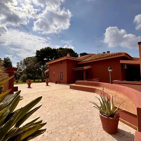 Con Grande Giardino A 150 Mt Dal Mare * Capitana