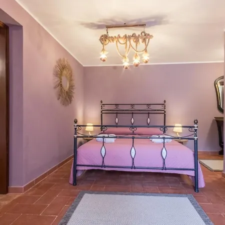 Con Grande Giardino A 150 Mt Dal Mare Capitana