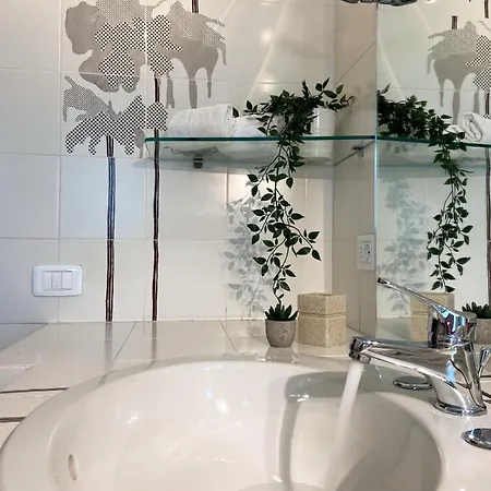 Con Grande Giardino A 150 Mt Dal Mare
