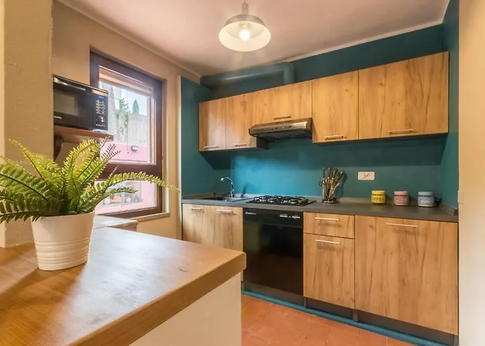 Con Grande Giardino Ad 800 Mt Dal Mare カピターナ