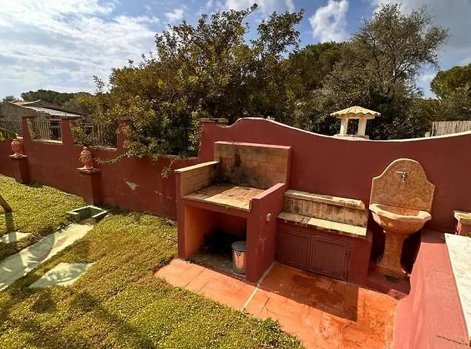 Con Grande Giardino Ad 800 Mt Dal Mare アパート