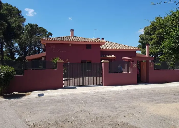 Con Grande Giardino Ad 800 Mt Dal Mare アパート