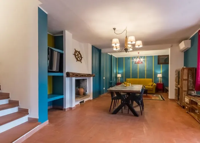 Con Grande Giardino Ad 800 Mt Dal Mare アパート